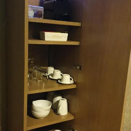 라파엘로 챰스위트 아파트 *