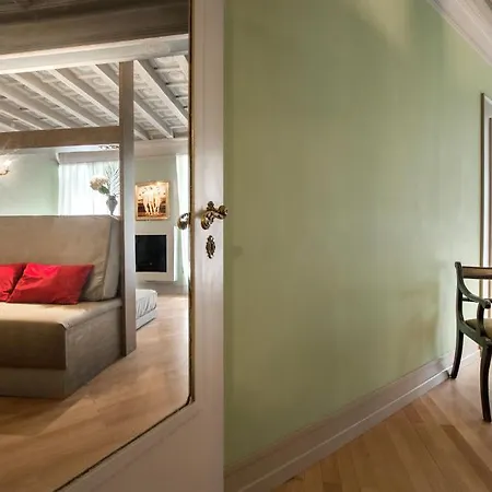 Raffaello Charmsuite *