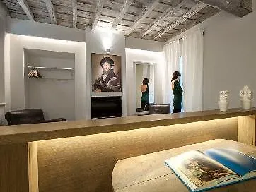 Διαμέρισμα Raffaello Charmsuite *